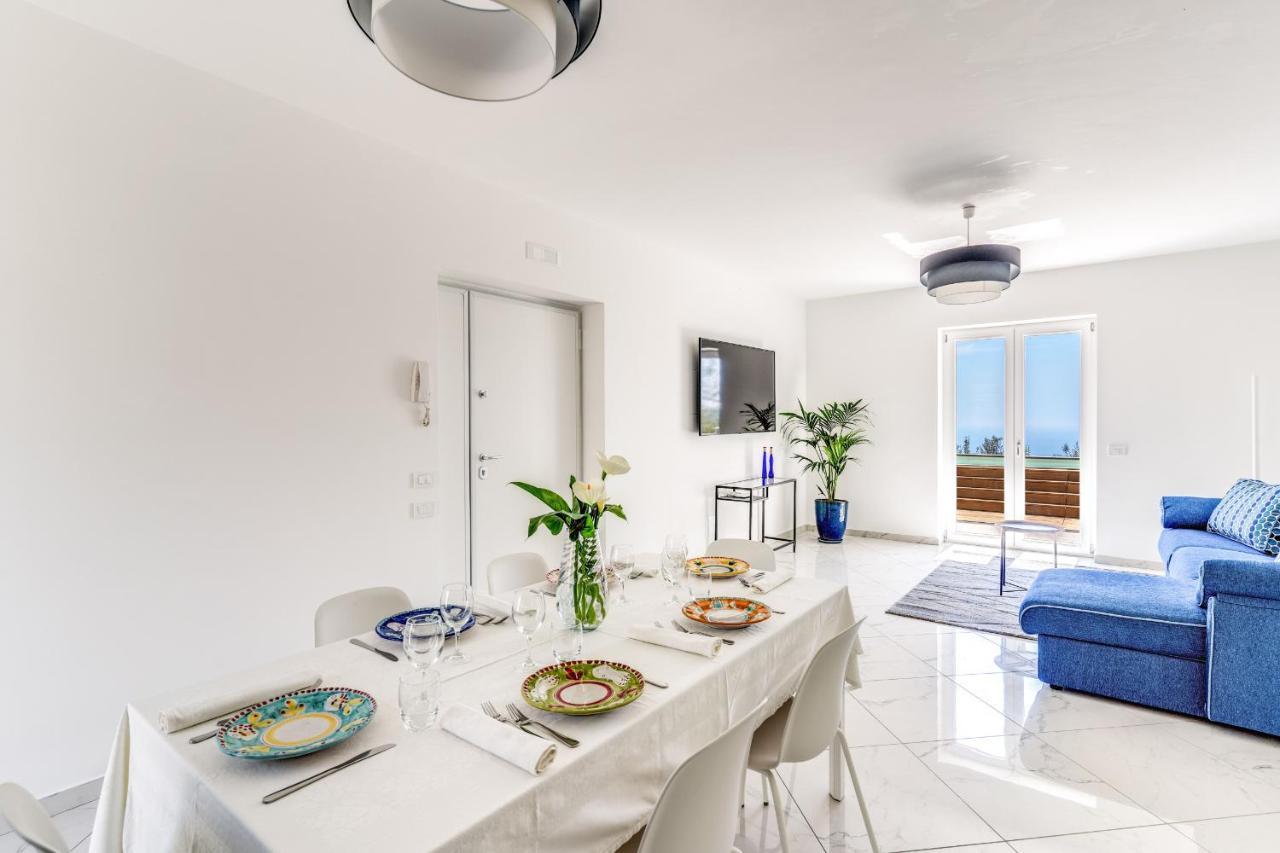 Villa Rusinella Minimalist Retreat With Sea Views มัสซาลูเบรนเซ ภายนอก รูปภาพ