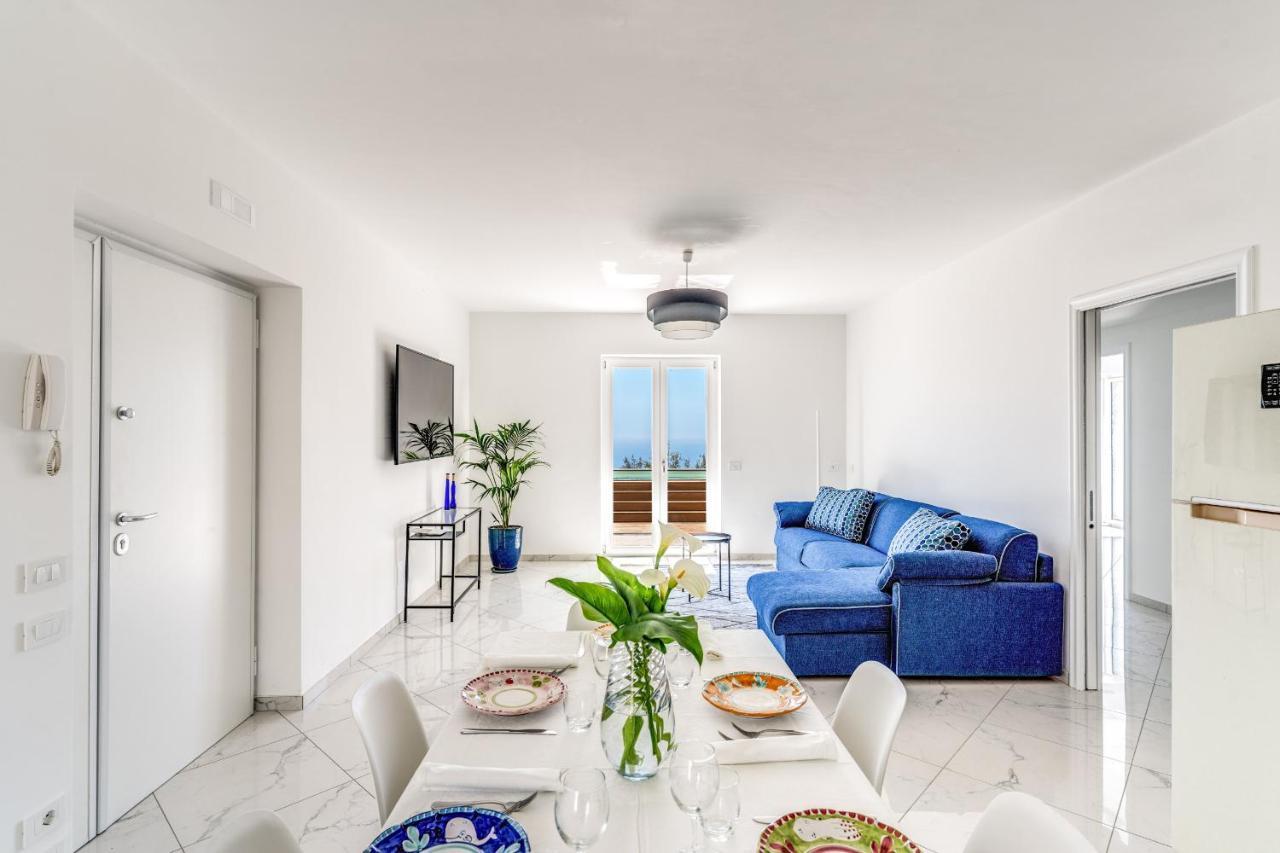 Villa Rusinella Minimalist Retreat With Sea Views มัสซาลูเบรนเซ ภายนอก รูปภาพ