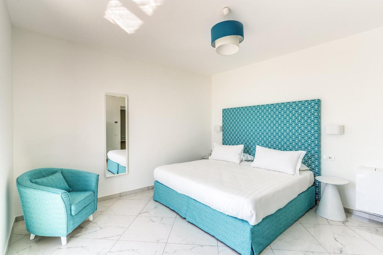 Villa Rusinella Minimalist Retreat With Sea Views มัสซาลูเบรนเซ ภายนอก รูปภาพ