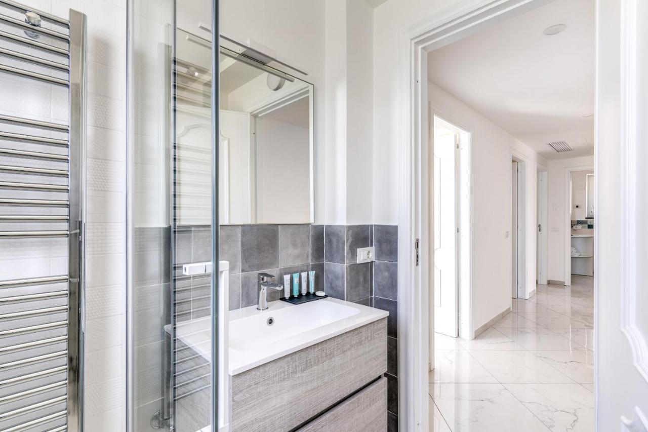 Villa Rusinella Minimalist Retreat With Sea Views มัสซาลูเบรนเซ ภายนอก รูปภาพ