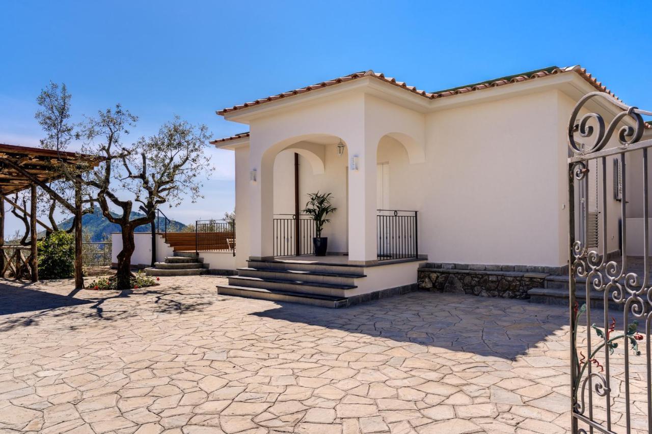 Villa Rusinella Minimalist Retreat With Sea Views มัสซาลูเบรนเซ ภายนอก รูปภาพ