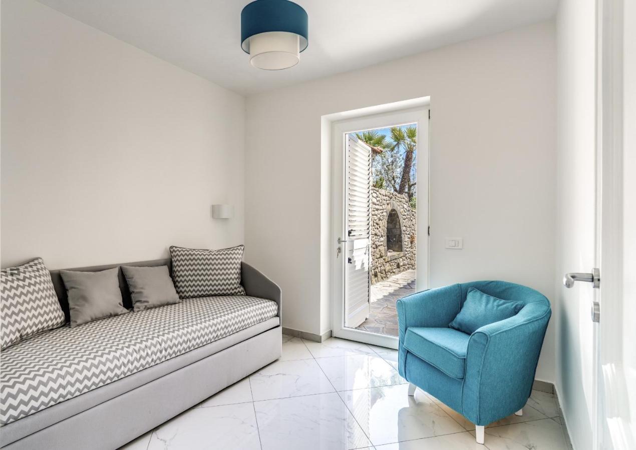 Villa Rusinella Minimalist Retreat With Sea Views มัสซาลูเบรนเซ ภายนอก รูปภาพ