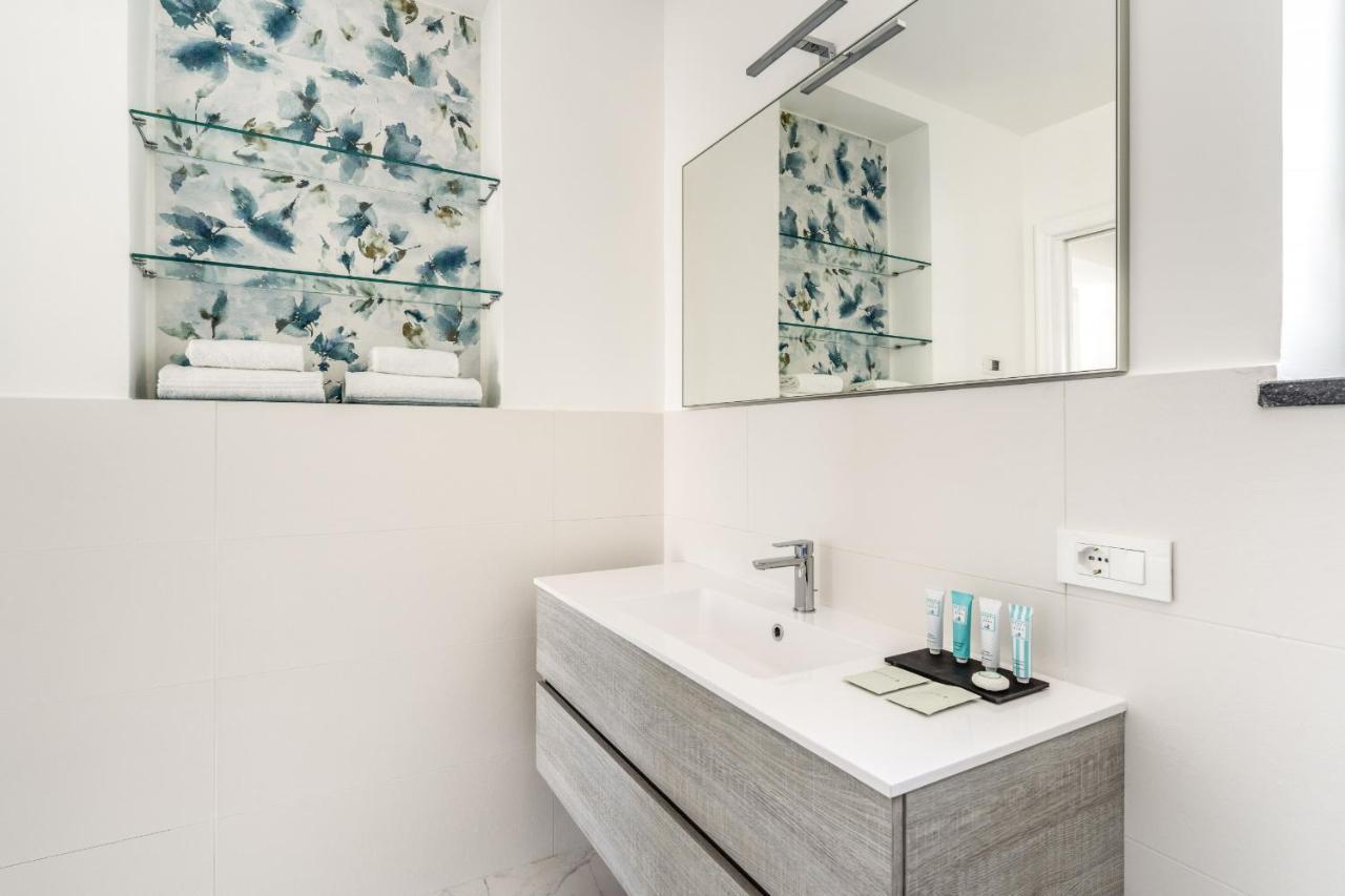 Villa Rusinella Minimalist Retreat With Sea Views มัสซาลูเบรนเซ ภายนอก รูปภาพ